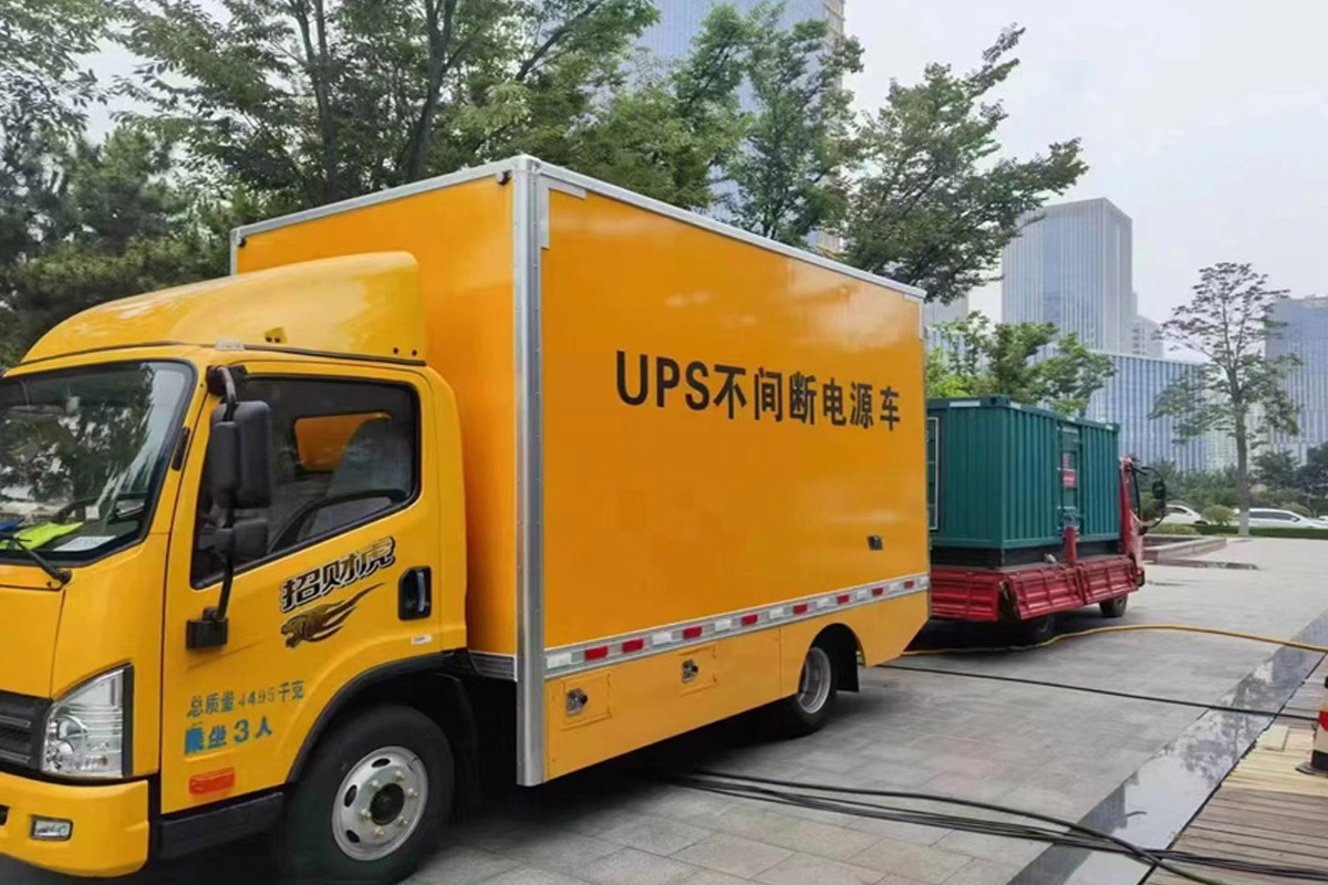 金银川路街道发电机租赁施工现场