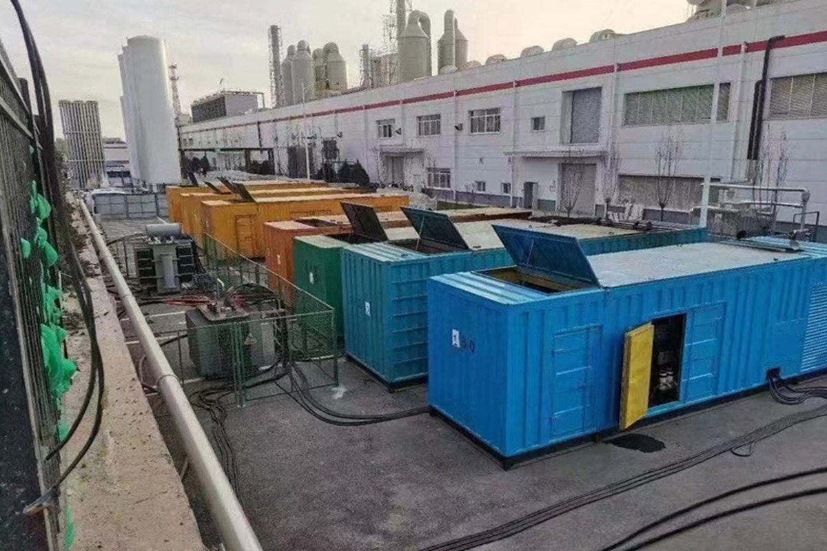 金银川路街道发电机租赁施工现场